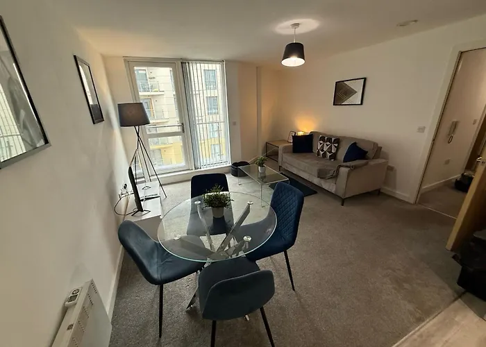 Escape To Modern 2Br Apartment In City Centre!